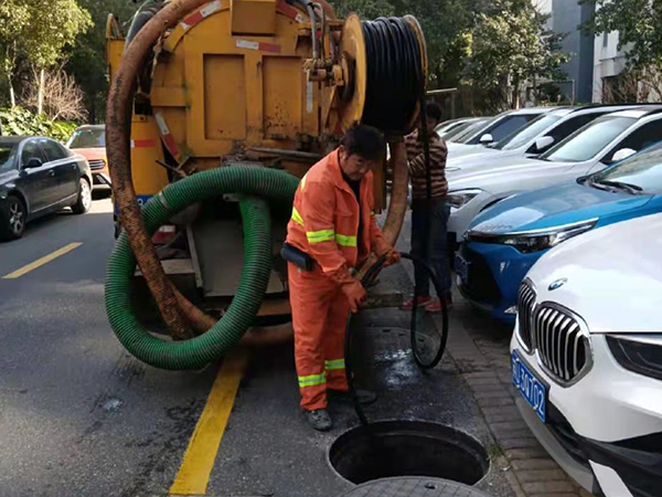 莲池排污管道清淤